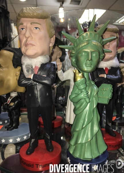 Statuettes a l effigie de donald et melania trump
