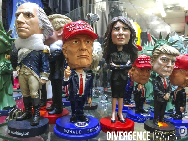 Statuettes a l effigie de donald et melania trump
