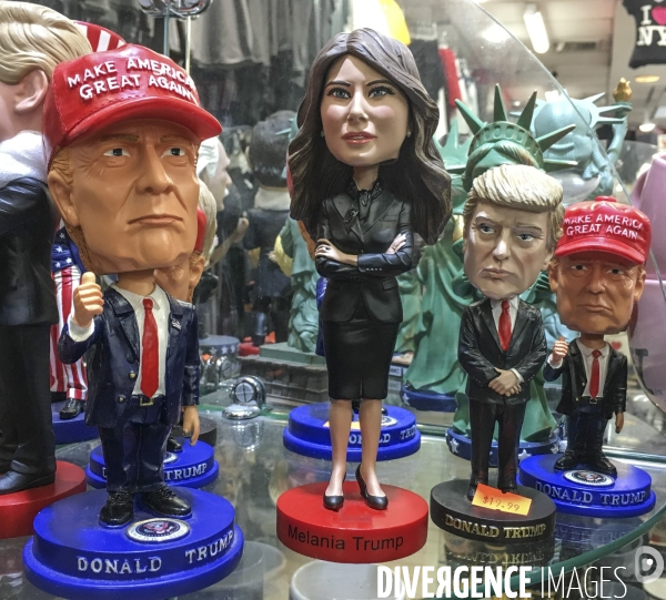 Statuettes a l effigie de donald et melania trump