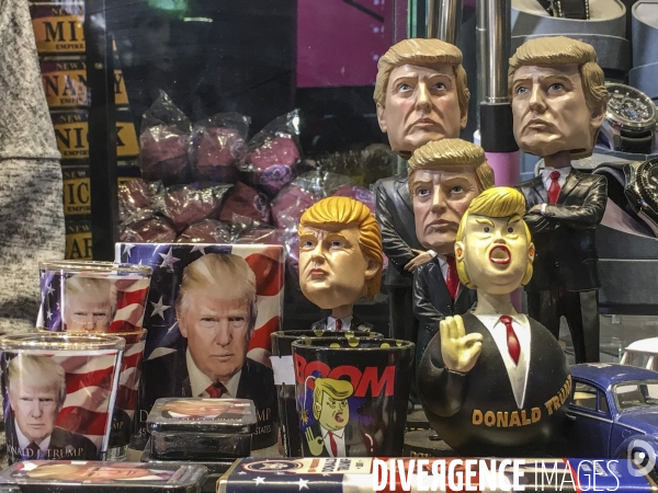 Statuettes a l effigie de donald et melania trump