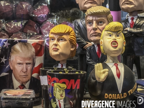 Statuettes a l effigie de donald et melania trump