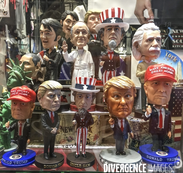 Statuettes a l effigie de donald et melania trump