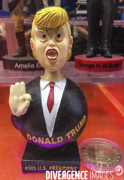 Statuettes a l effigie de donald et melania trump