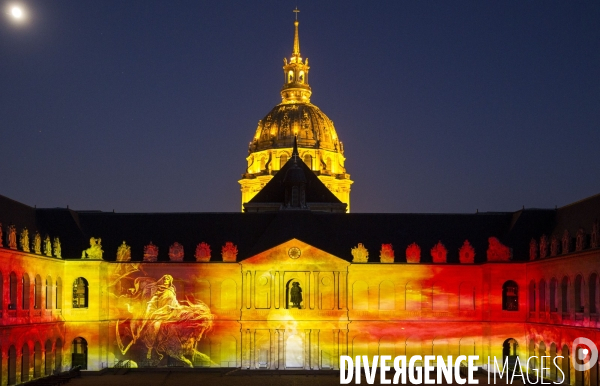 Spectacle La nuit aux Invalides dans la cour d honneur de l Hôtel des Invalides.