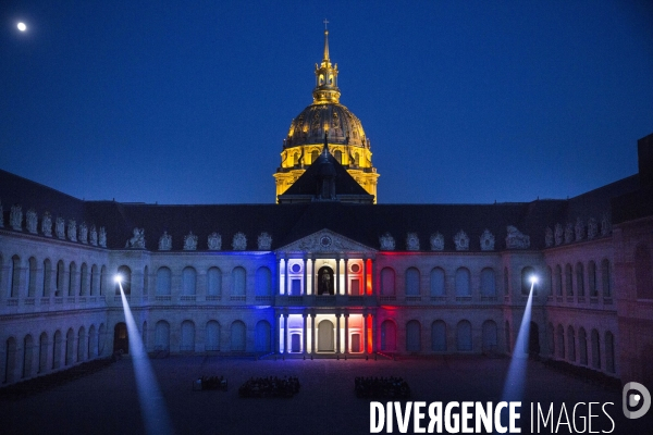 Spectacle La nuit aux Invalides dans la cour d honneur de l Hôtel des Invalides.