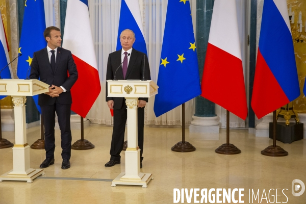 Emmanuel Macron et Vladimir Poutine à Saint-Pétersbourg