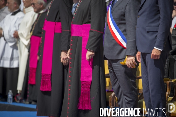 Edouard Philippe à la Fête de Jeanne d Arc à Orléans