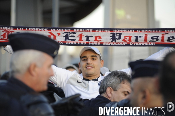 Arrivée des supporters parisiens en gare d Aubagne.