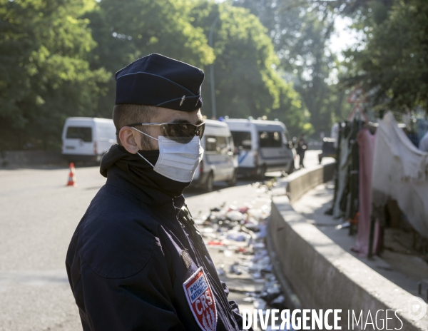 Evacuation du bidonville d une communauté d usagers de drogue, Pt de la Chapelle