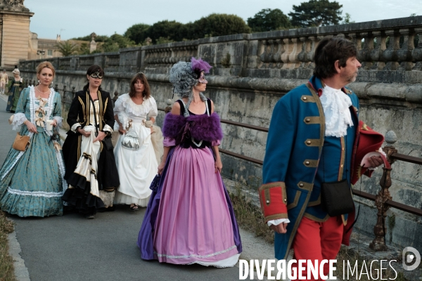 Sortie de bal au Château de Versailles