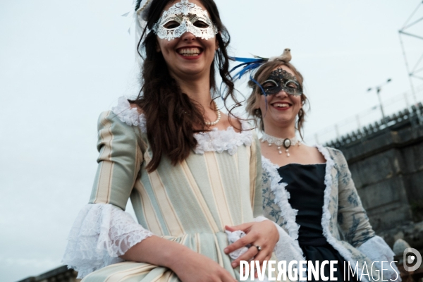 Sortie de bal au Château de Versailles