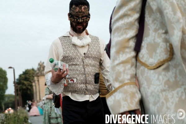 Sortie de bal au Château de Versailles