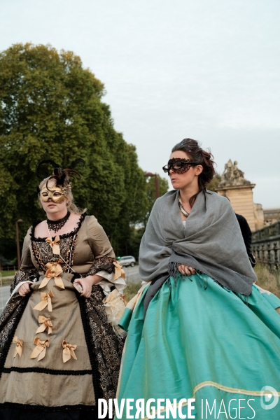 Sortie de bal au Château de Versailles