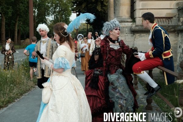 Sortie de bal au Château de Versailles