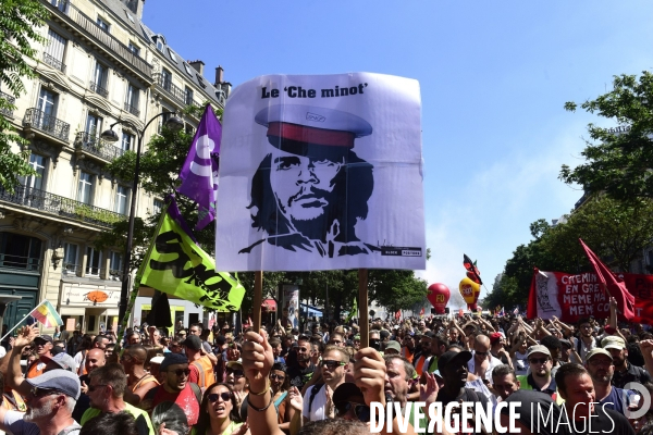 Manifestation interprofessionnelle à Paris. Protest against the government s initiative to reform.