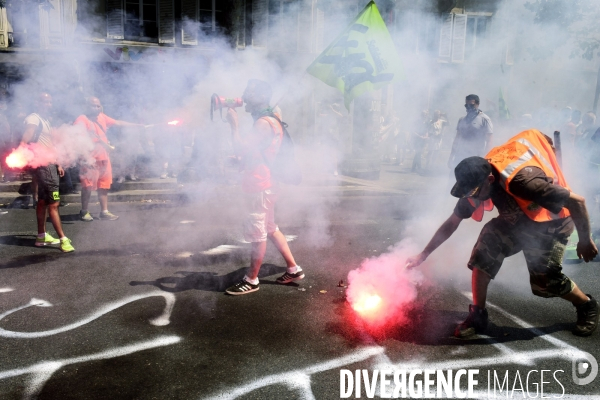 Manifestation interprofessionnelle à Paris. Protest against the government s initiative to reform.