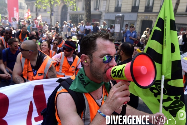 Manifestation interprofessionnelle à Paris. Protest against the government s initiative to reform.