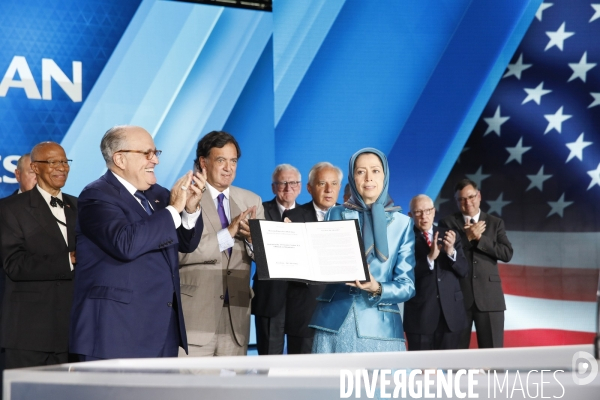 Iran : Rudy Giuliani USA au Conseil National de la résistance Iranienne à Paris