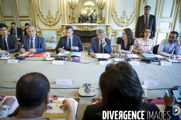 Macron: Conseil présidentiel des Villes autour du plan Borloo