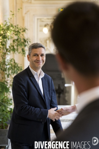 Conférence de presse d Anne HIDALGO et de Thierry BOLLORE pour la mobilité électrique à Paris