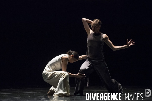 Partita for 8 Dancers - Crystal Pite - Nederlands Dans Theater