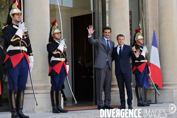 Emmanuel Macron reçoit le Cheikh Tamim bin Hamad Al Thani