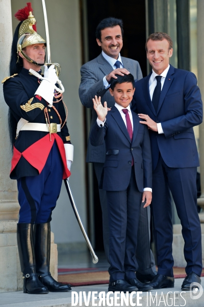 Emmanuel Macron reçoit le Cheikh Tamim bin Hamad Al Thani