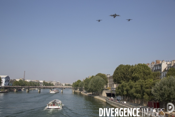 Defile du 14 juillet dans les airs