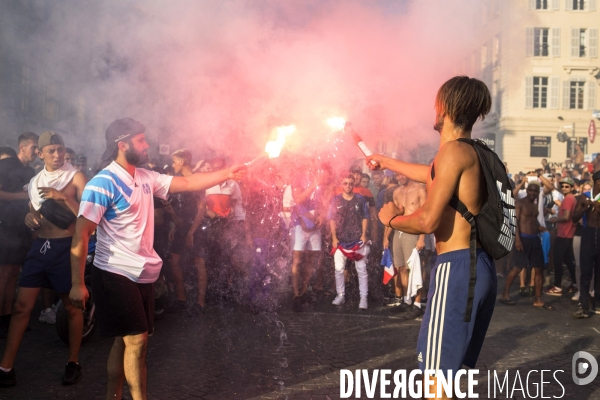 Victoire de la coupe du monde de foot 2018. Marseille en folie