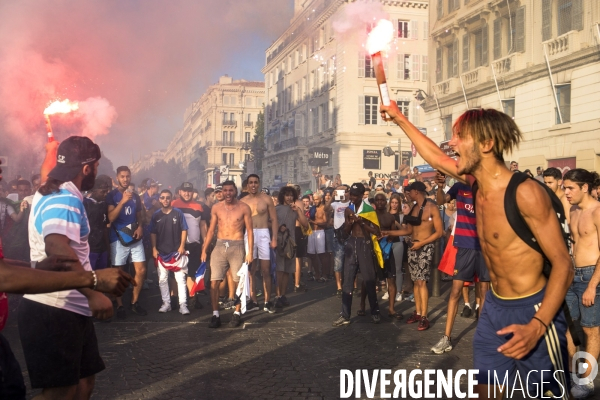 Victoire de la coupe du monde de foot 2018. Marseille en folie