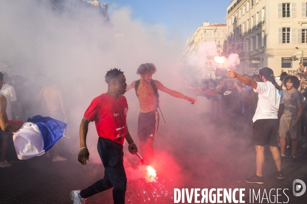 Victoire de la coupe du monde de foot 2018. Marseille en folie