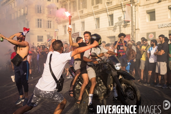 Victoire de la coupe du monde de foot 2018. Marseille en folie