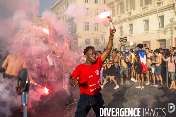 Victoire de la coupe du monde de foot 2018. Marseille en folie