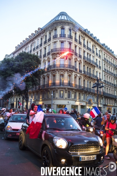 Victoire de la coupe du monde de foot 2018. Marseille en folie