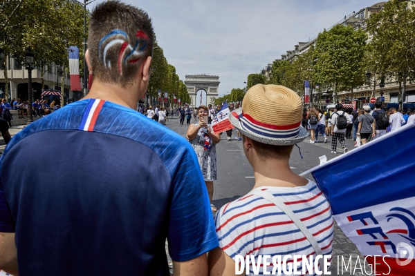 Retour des bleus à Paris après la victoire de la Coupe du monde 2018