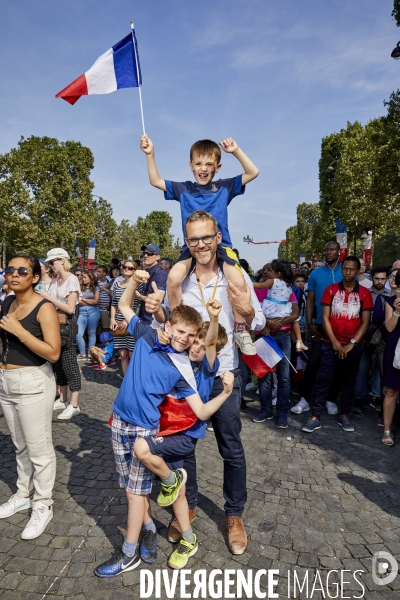 Retour des bleus à Paris après la victoire de la Coupe du monde 2018