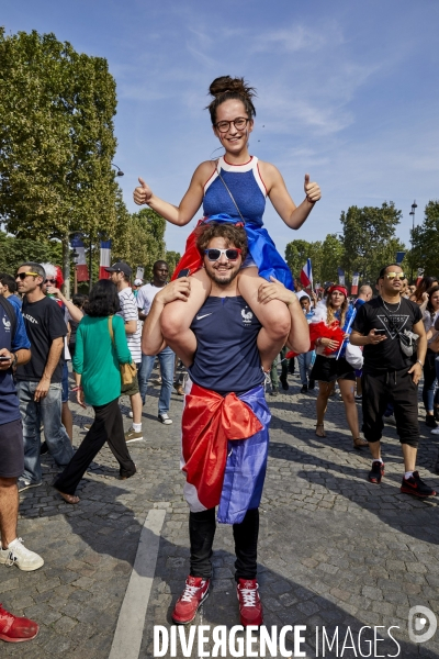 Retour des bleus à Paris après la victoire de la Coupe du monde 2018