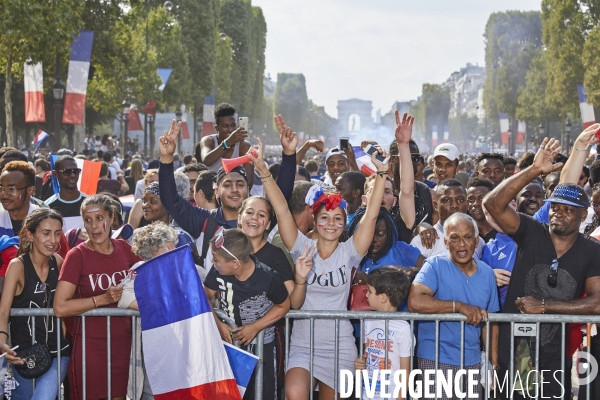 Retour des bleus à Paris après la victoire de la Coupe du monde 2018