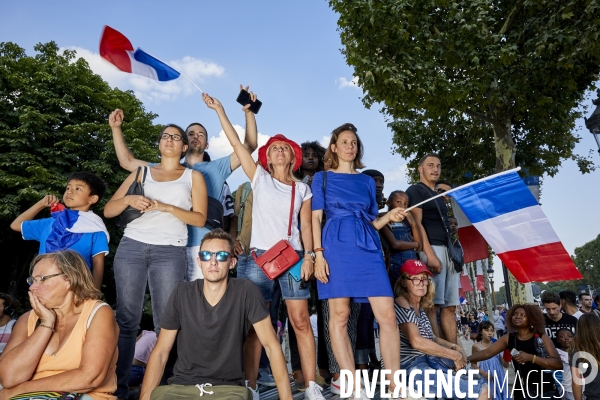 Retour des bleus à Paris après la victoire de la Coupe du monde 2018