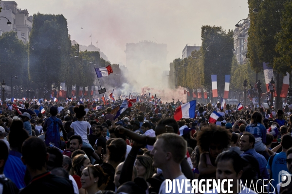 Retour des bleus à Paris après la victoire de la Coupe du monde 2018