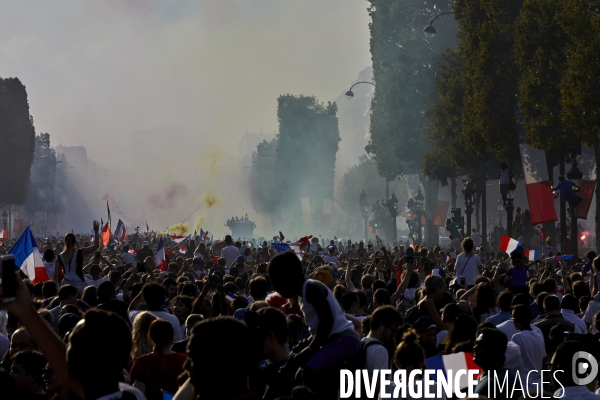 Retour des bleus à Paris après la victoire de la Coupe du monde 2018