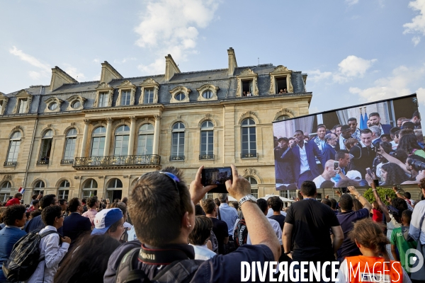 Retour des bleus à Paris après la victoire de la Coupe du monde 2018