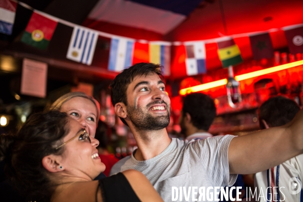 Finale de la coupe du monde 2018 dans un bar à Paris