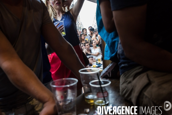 Finale de la coupe du monde 2018 dans un bar à Paris