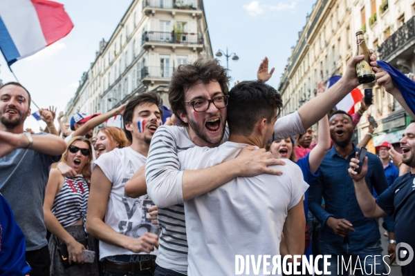 Finale de la coupe du monde 2018 dans un bar à Paris