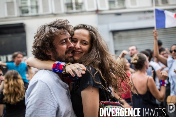 Finale de la coupe du monde 2018 dans un bar à Paris