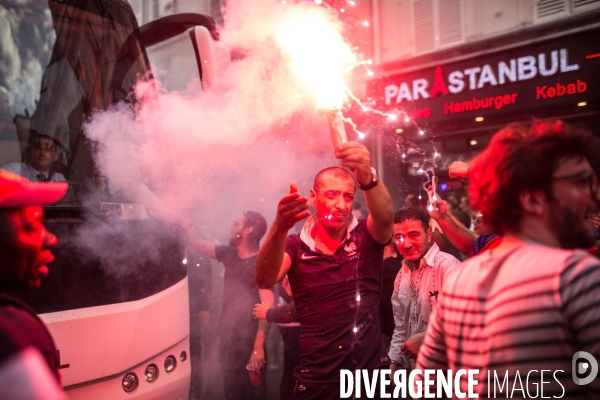 Finale de la coupe du monde 2018 dans un bar à Paris