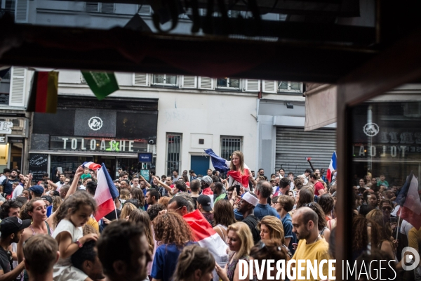 Finale de la coupe du monde 2018 dans un bar à Paris