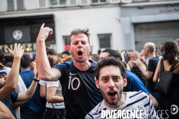 Finale de la coupe du monde 2018 dans un bar à Paris