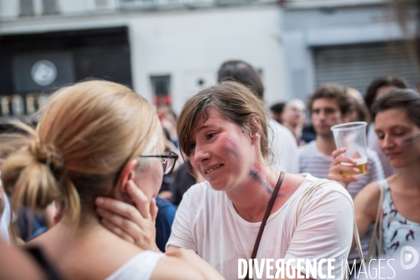 Finale de la coupe du monde 2018 dans un bar à Paris